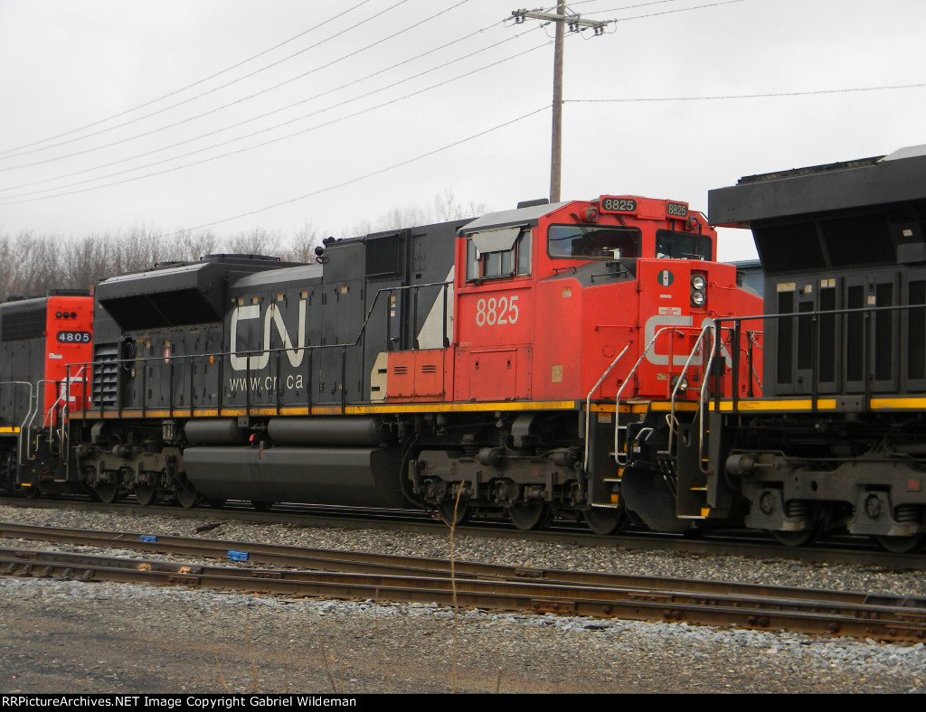 CN 8825 